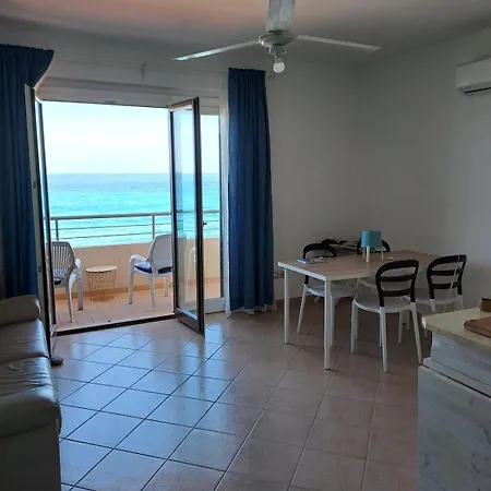 Sea House * بانيارا كالابرا