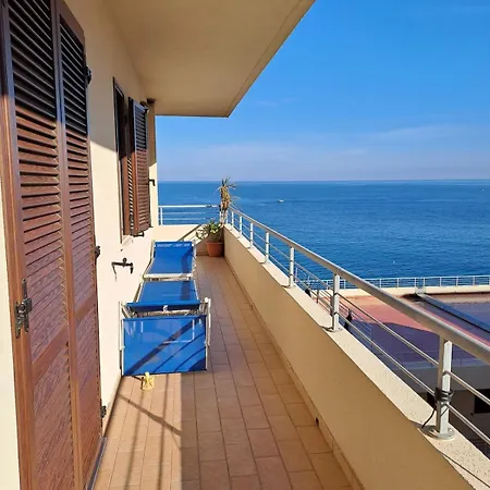 Daire Sea House