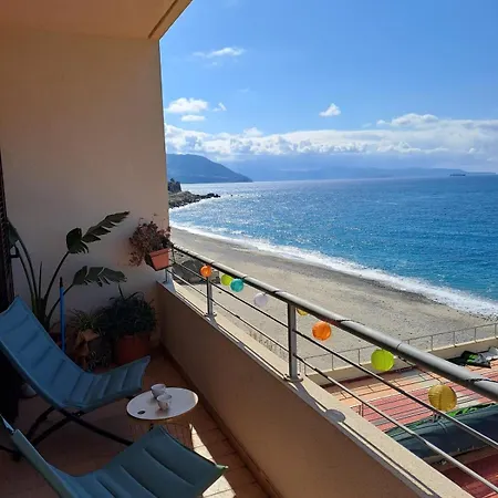 Sea House *